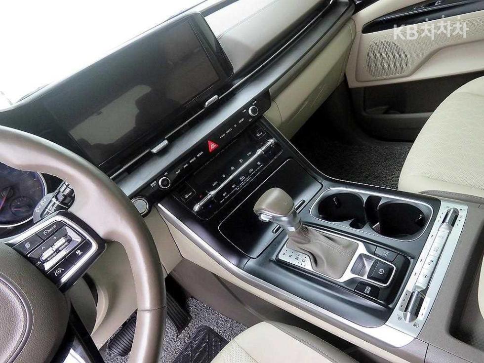 2021 - kia carnival