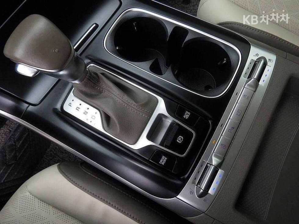 2021 - kia carnival