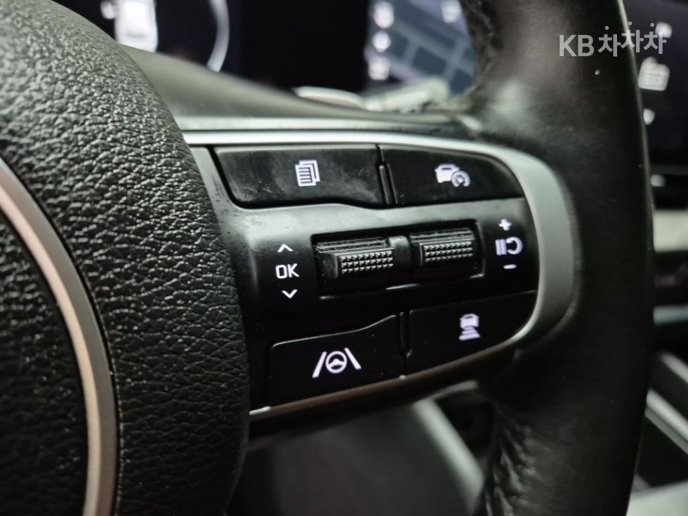 2023 - kia sportage