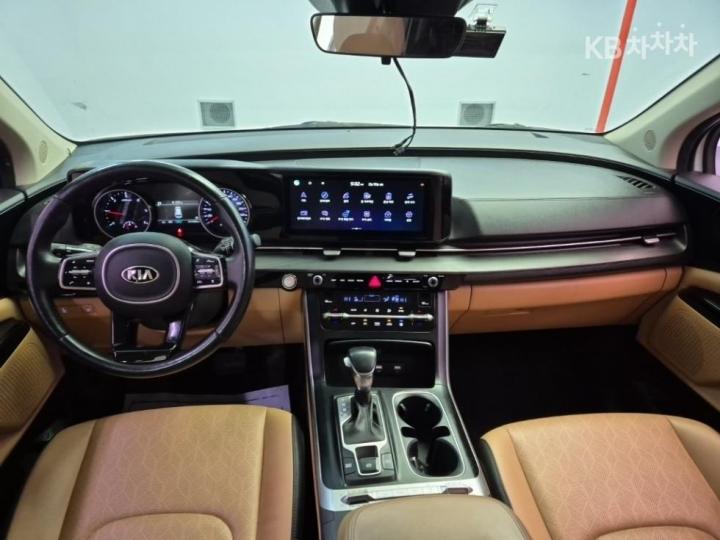 Kia Carnival D2.2 Prestige 8