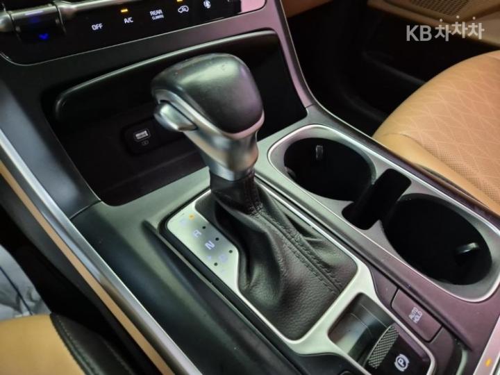 Kia Carnival D2.2 Prestige 9