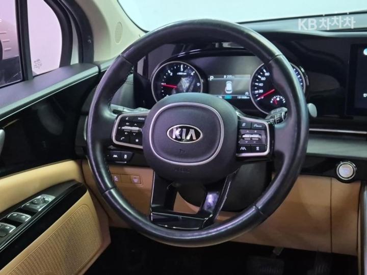 Kia Carnival D2.2 Prestige 10