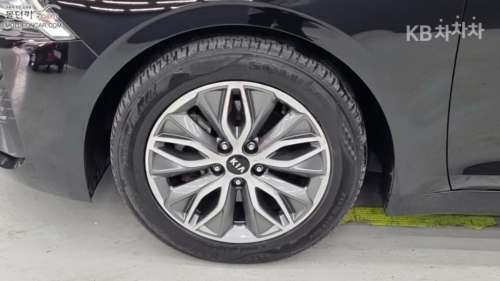 2021 - kia k5