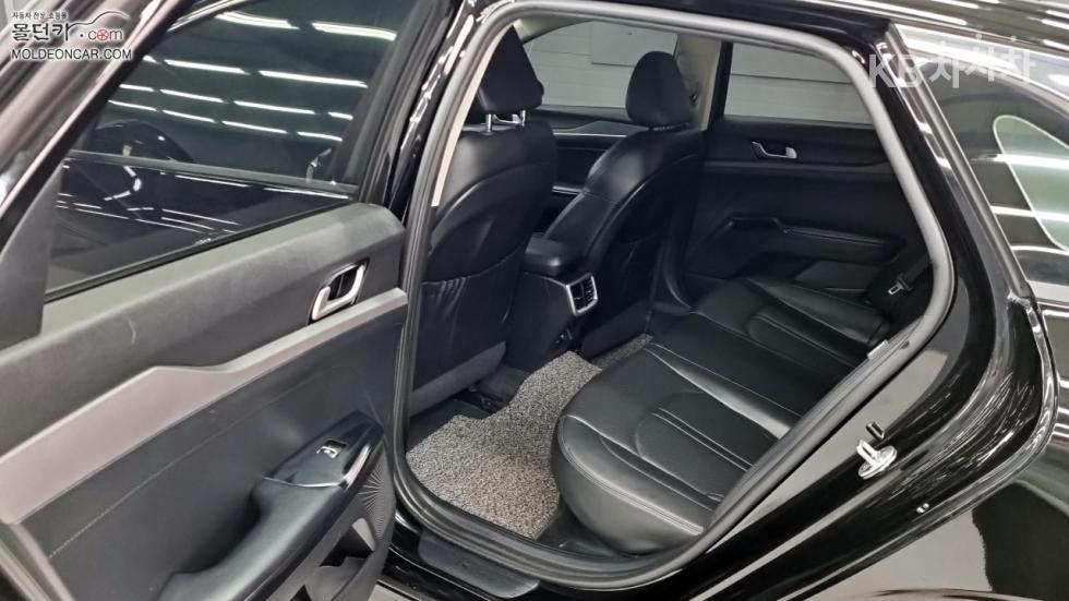 2021 - kia k5