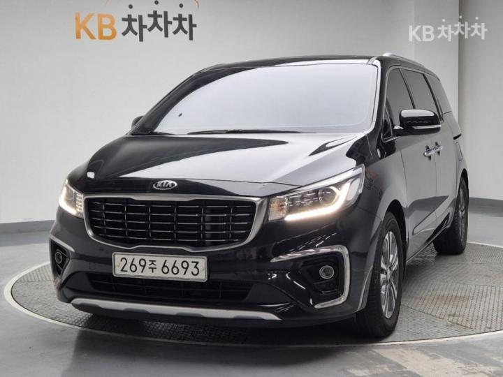 Kia Carnival 2.2 Diesel Luxury