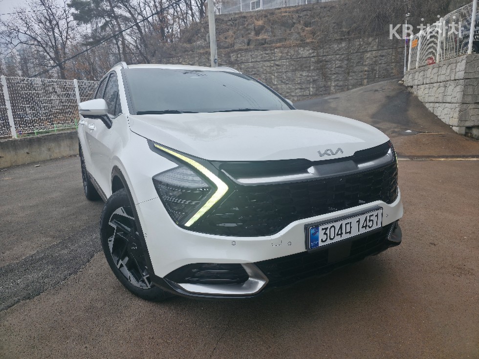 2022 - kia sportage