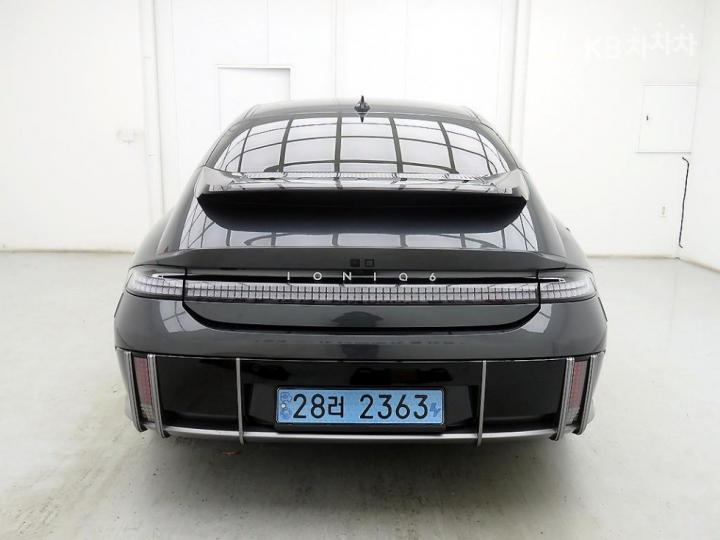 Hyundai IONIQ 6 CE Long Range AWD Prestige 4