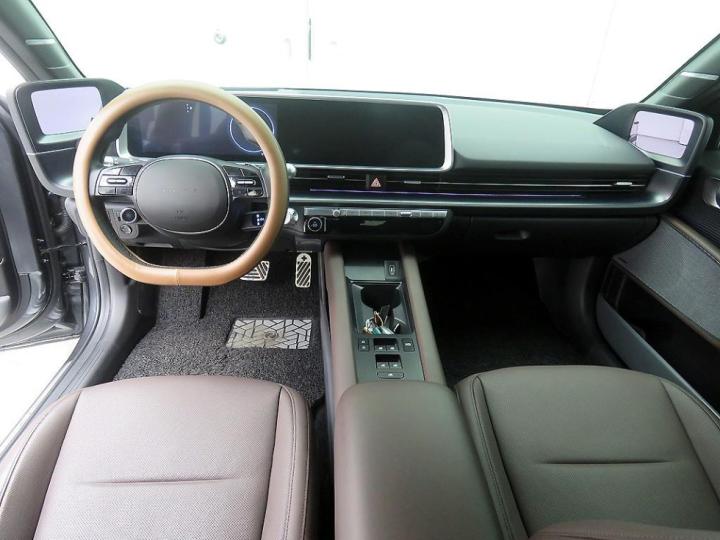 Hyundai IONIQ 6 CE Long Range AWD Prestige 9