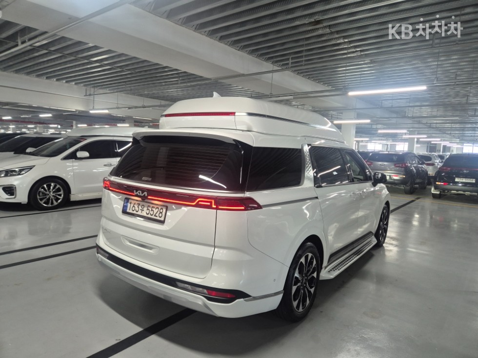 2023 - kia carnival