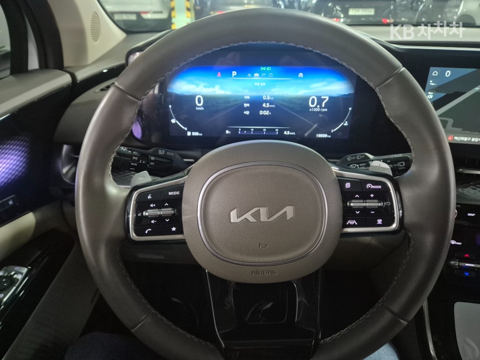2023 - kia carnival