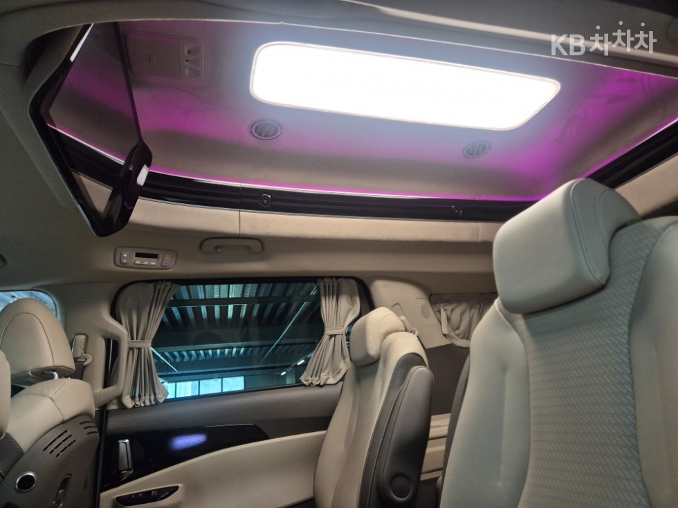2023 - kia carnival