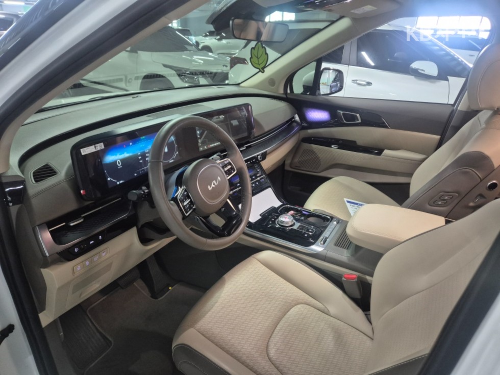 2023 - kia carnival