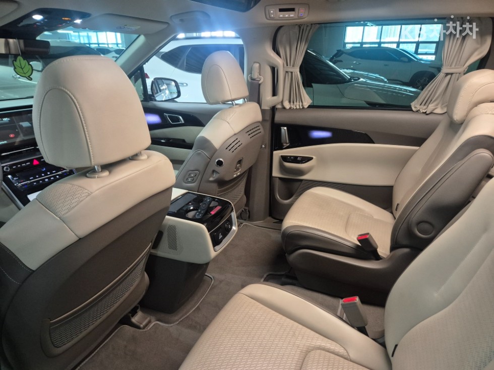 2023 - kia carnival