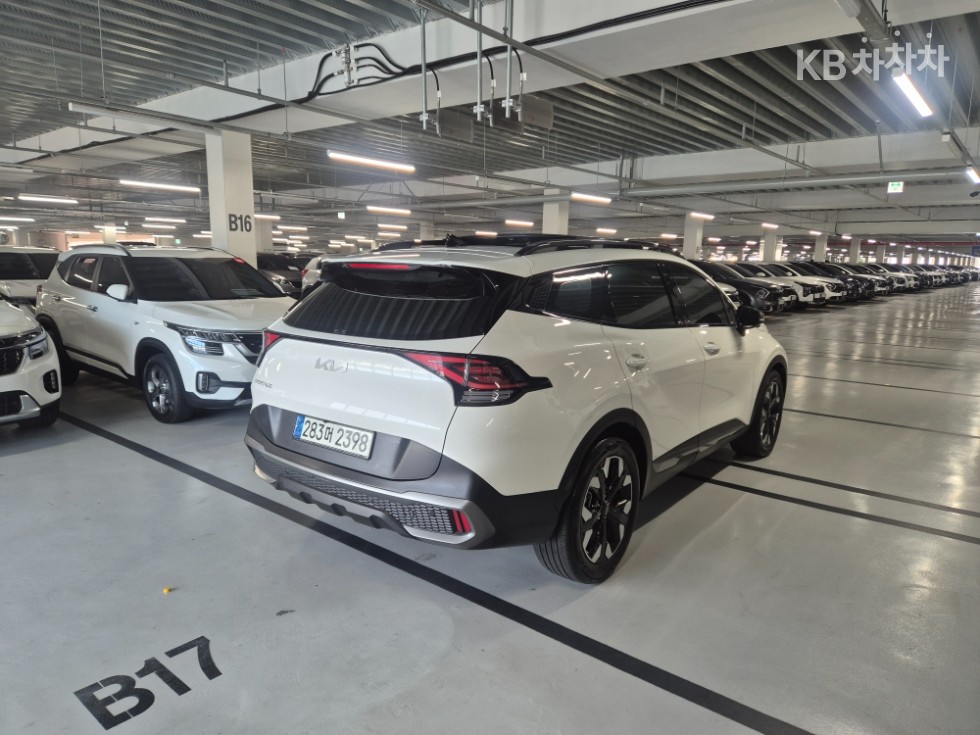 2022 - kia sportage