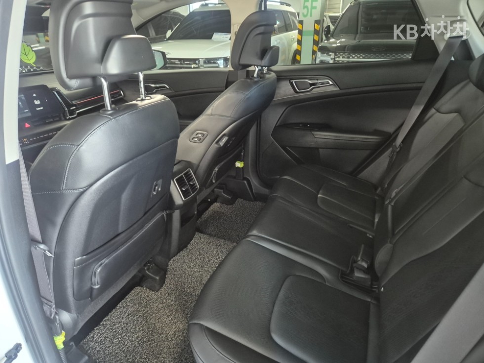 2022 - kia sportage