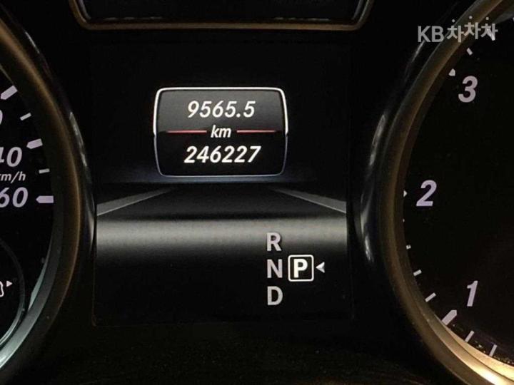 Mercedes-Benz M-Class New ML350 BlueTEC 4MATIC W166 10