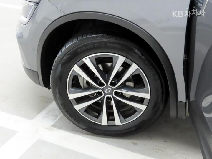 Renault QM6 2.0 LPe 2WD LE 8