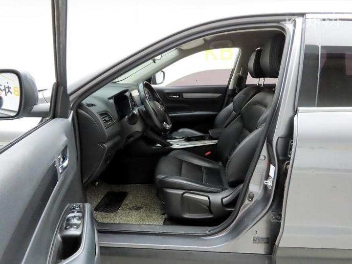 Renault QM6 2.0 LPe 2WD LE 9