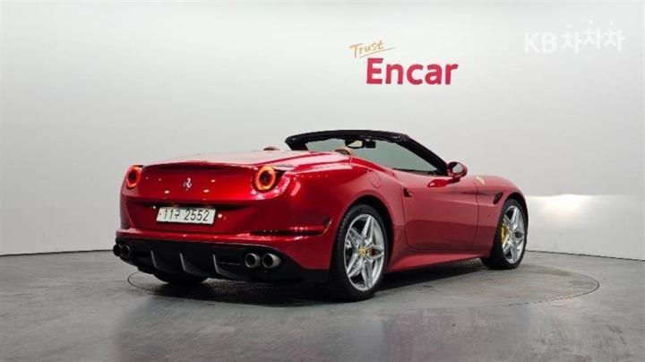 Ferrari California T 3.9 V8 3