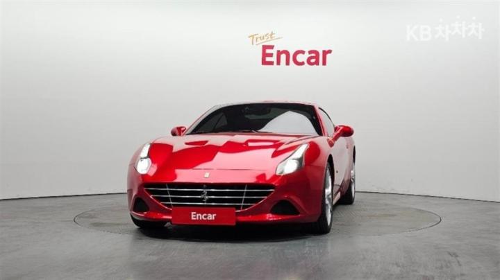 Ferrari California T 3.9 V8 4
