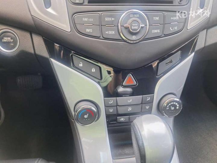 Chevrolet Cruze 1.8 LTZ+ Base Type 8