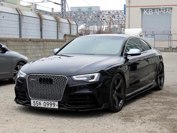 Audi RS5 4.2 FSI Quattro 3