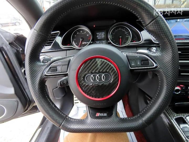 Audi RS5 4.2 FSI Quattro 9