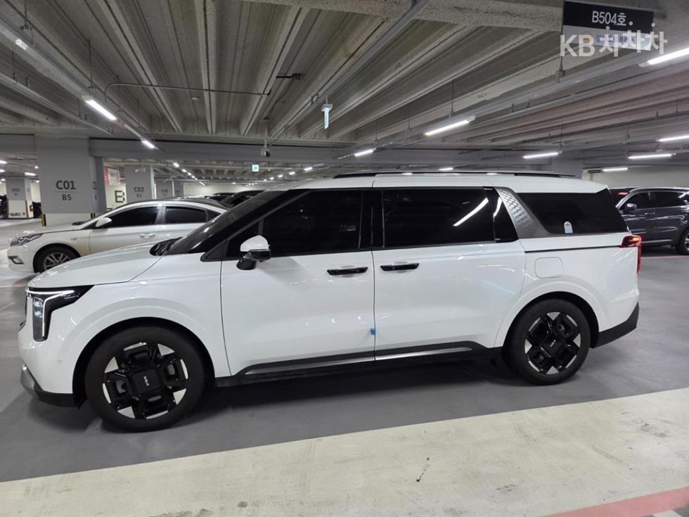 2025 - kia carnival