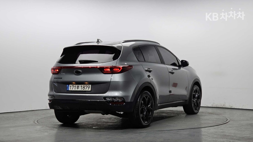 2022 - kia sportage