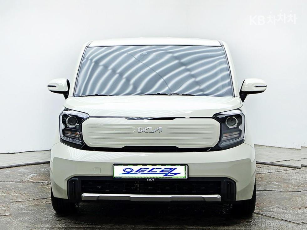 2023 - kia kia