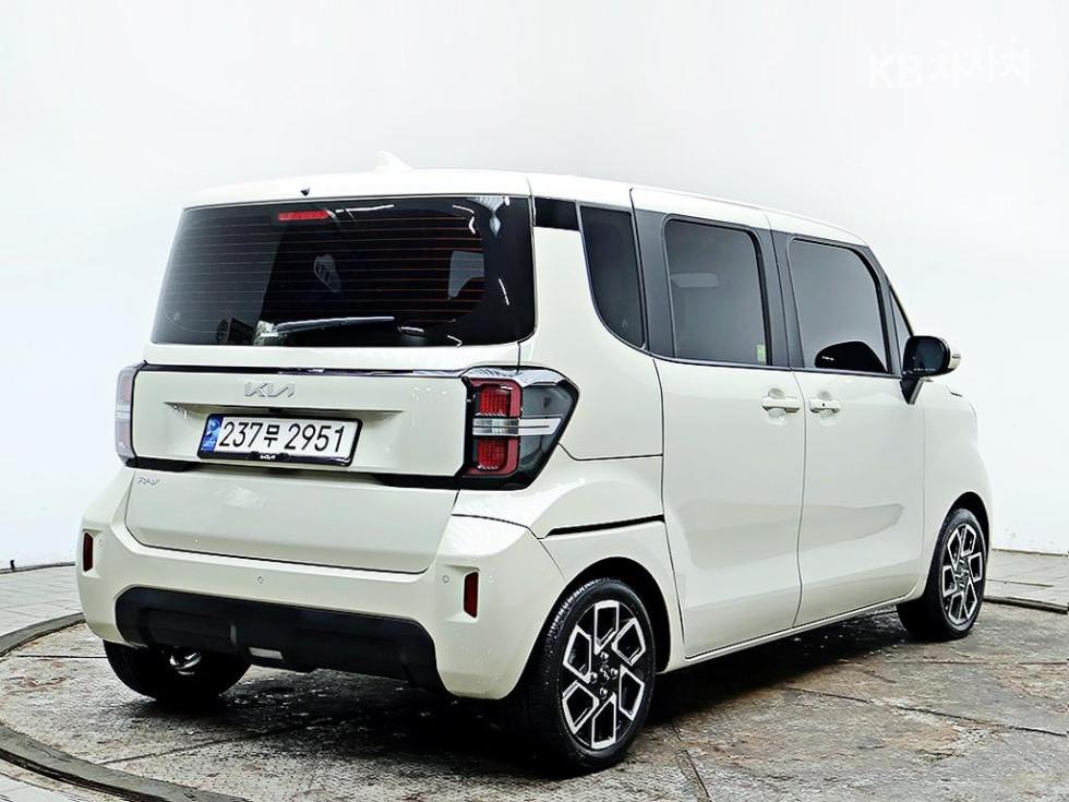 2023 - kia kia