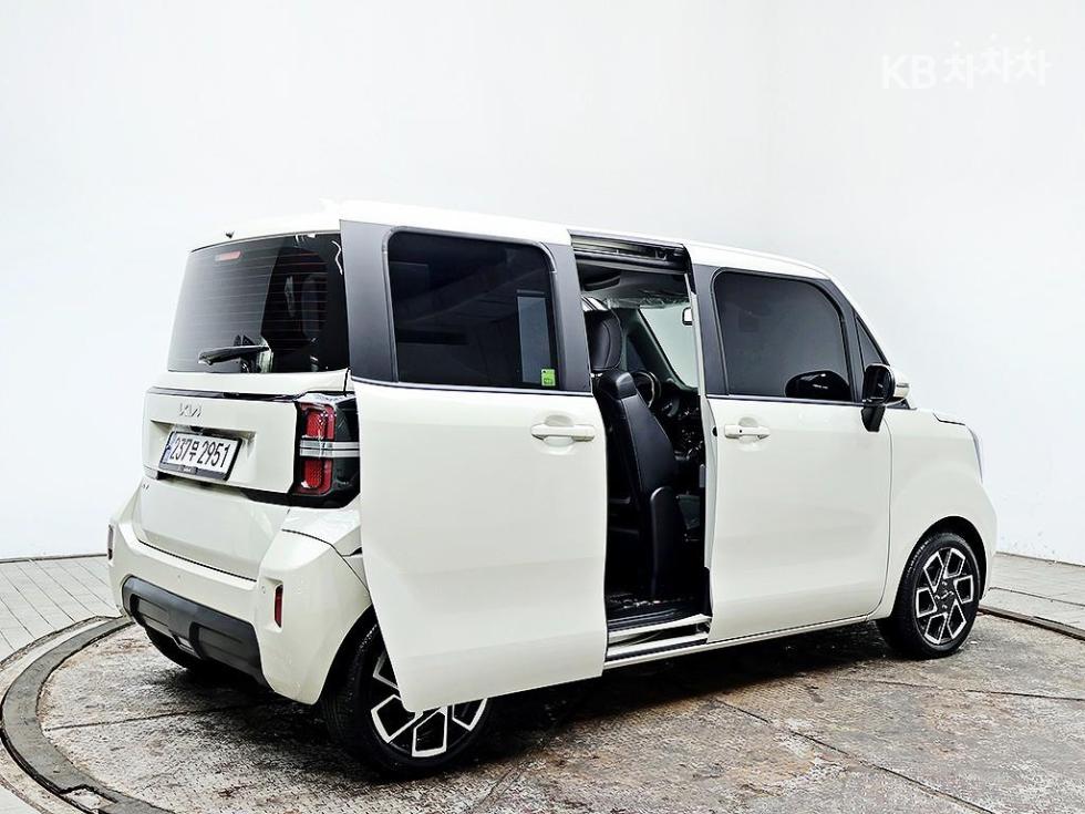 2023 - kia kia