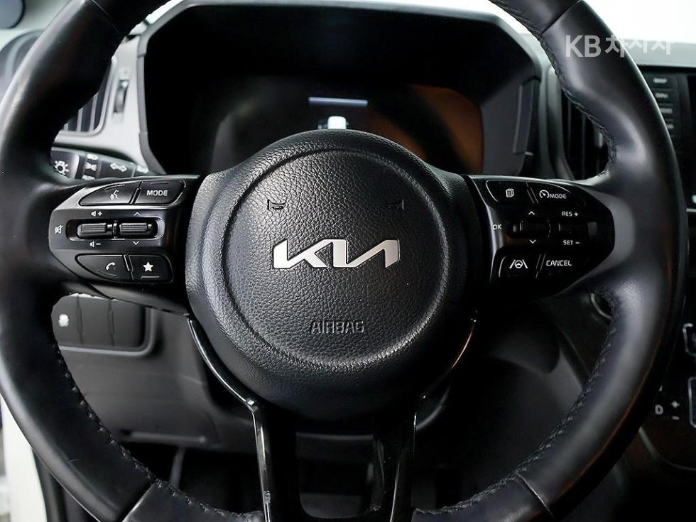 2023 - kia kia