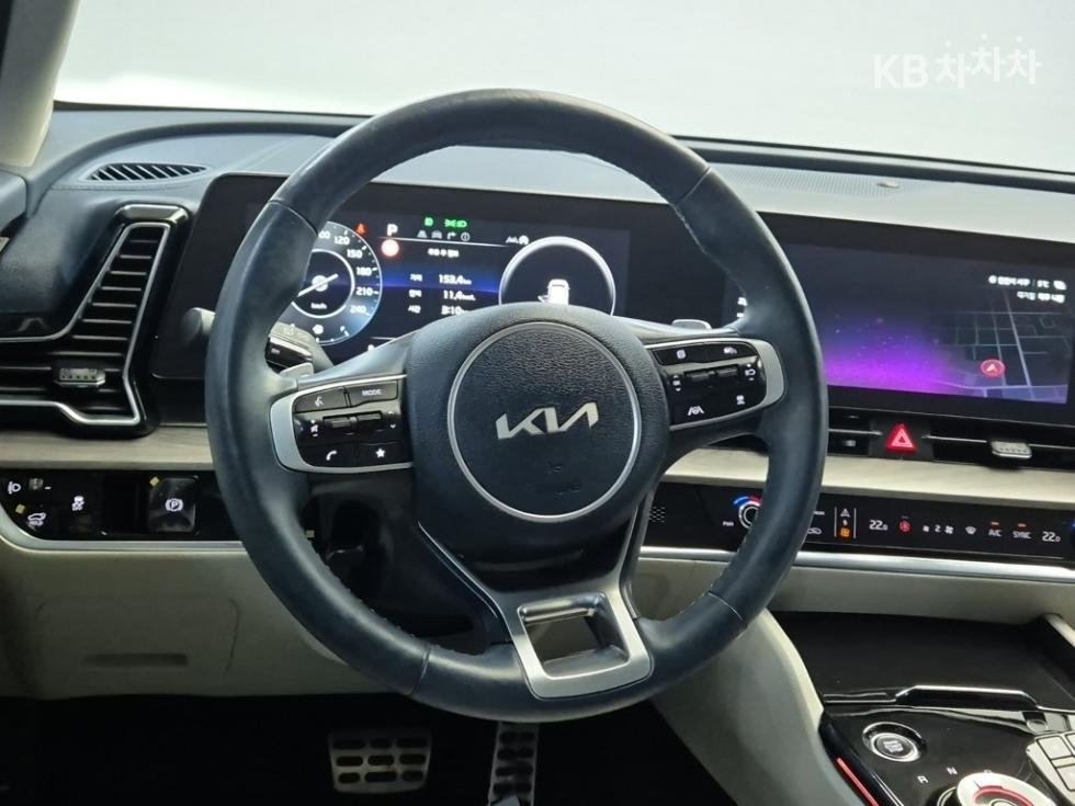 2022 - kia sportage
