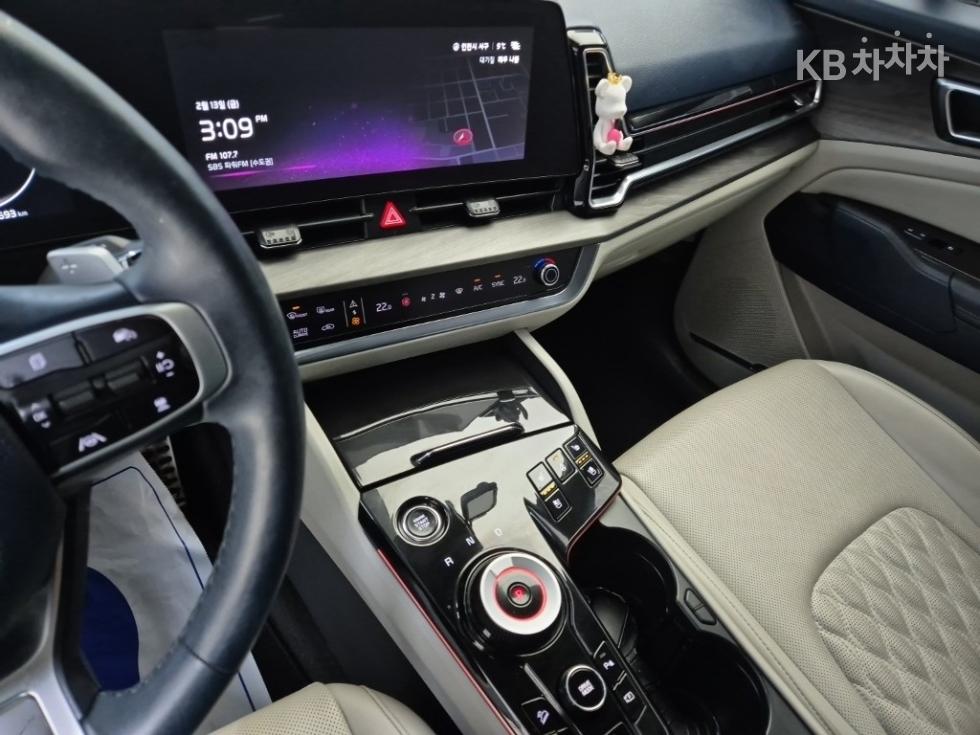 2022 - kia sportage