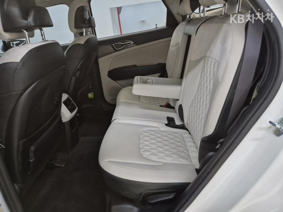2022 - kia sportage