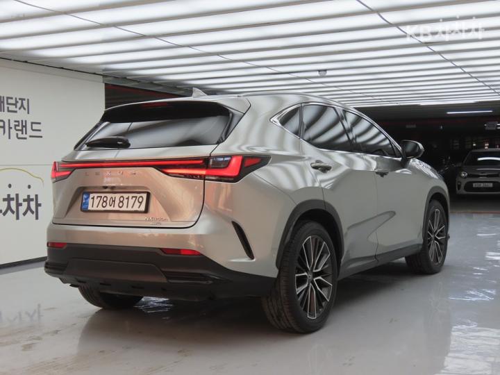 Lexus NX AZ20 350h Luxury 5