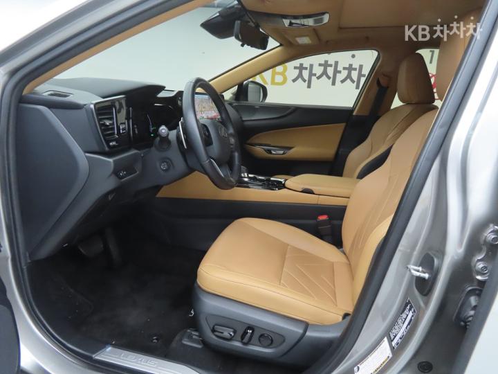 Lexus NX AZ20 350h Luxury 6