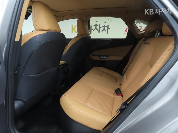 Lexus NX AZ20 350h Luxury 7