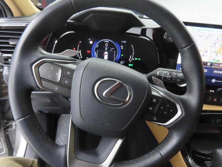 Lexus NX AZ20 350h Luxury 9