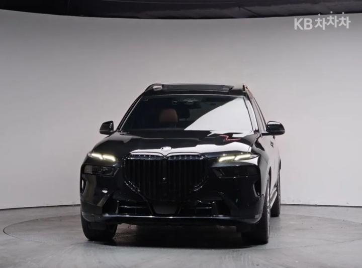 BMW X7 xDrive 40d — foto 1