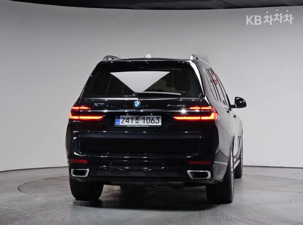 BMW X7 — miniaturë 4