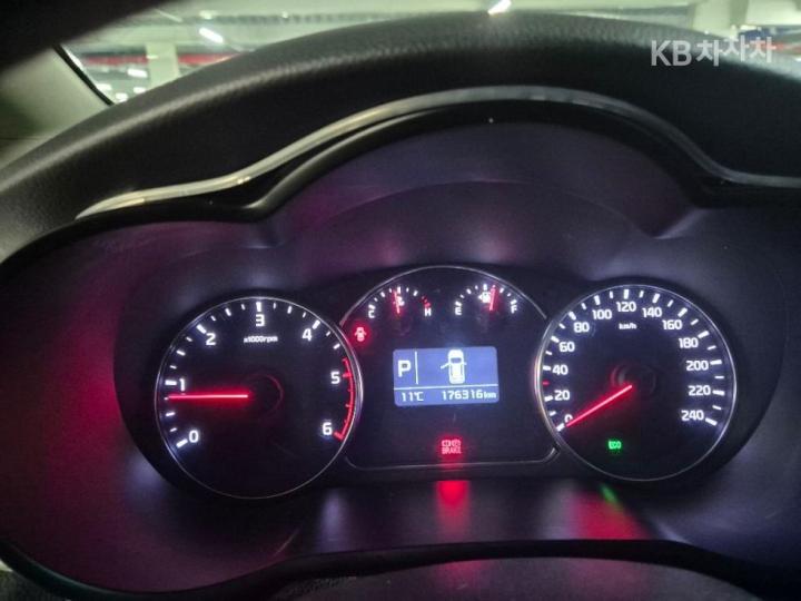 Kia Carens 1.7 Diesel Prestige 9