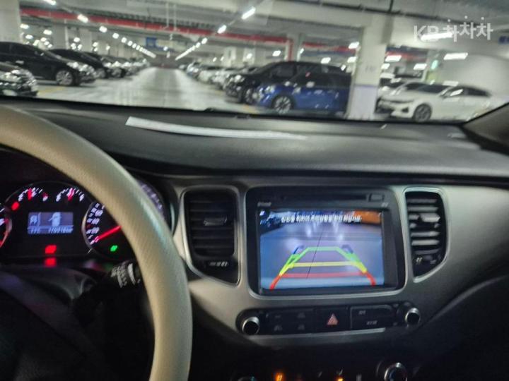 Kia Carens 1.7 Diesel Prestige 4