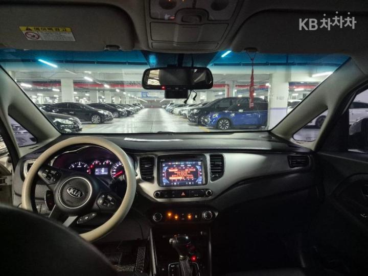 Kia Carens 1.7 Diesel Prestige 5