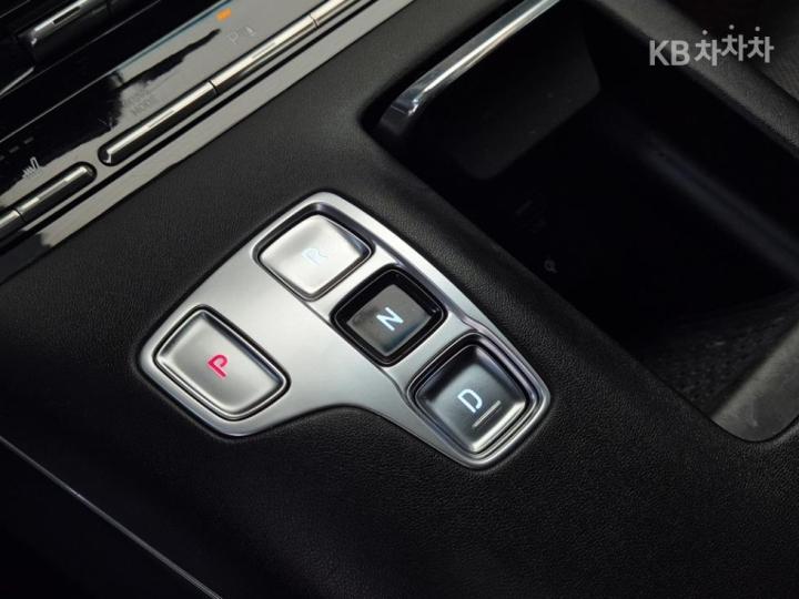 Hyundai Grandeur 2.5 Premium Choice 9