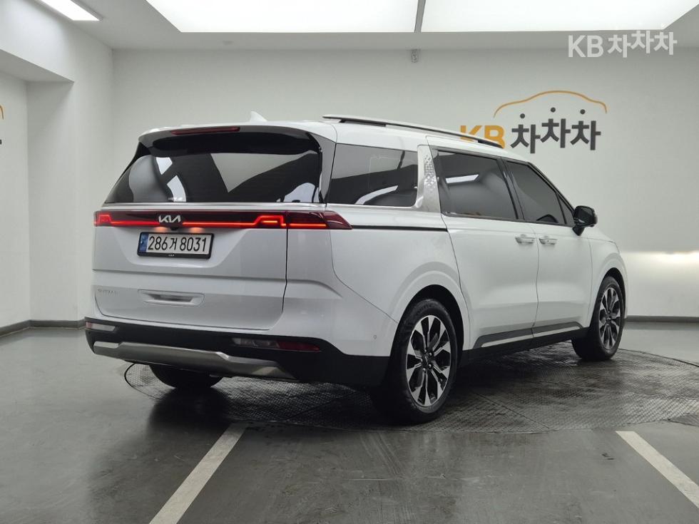 2023 - kia carnival