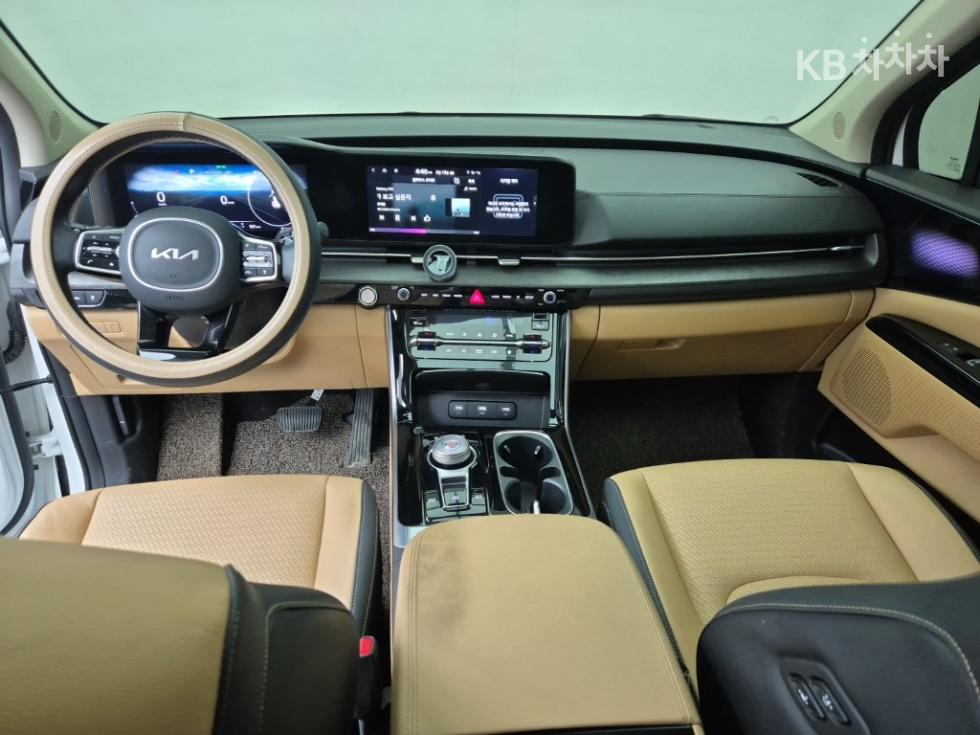 2023 - kia carnival