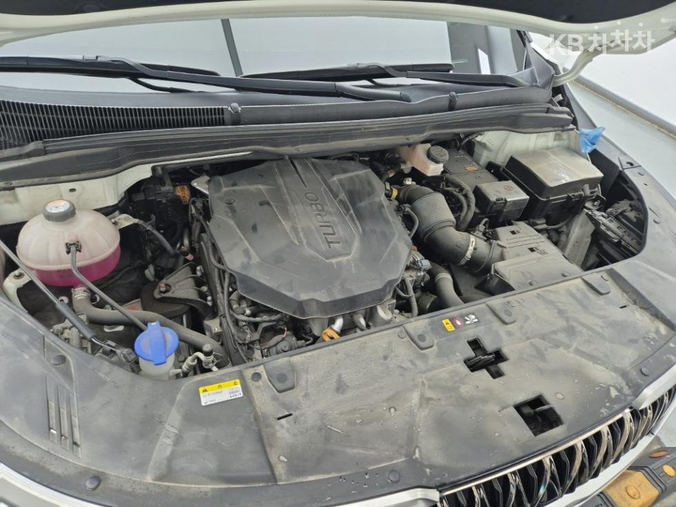 2023 - kia carnival