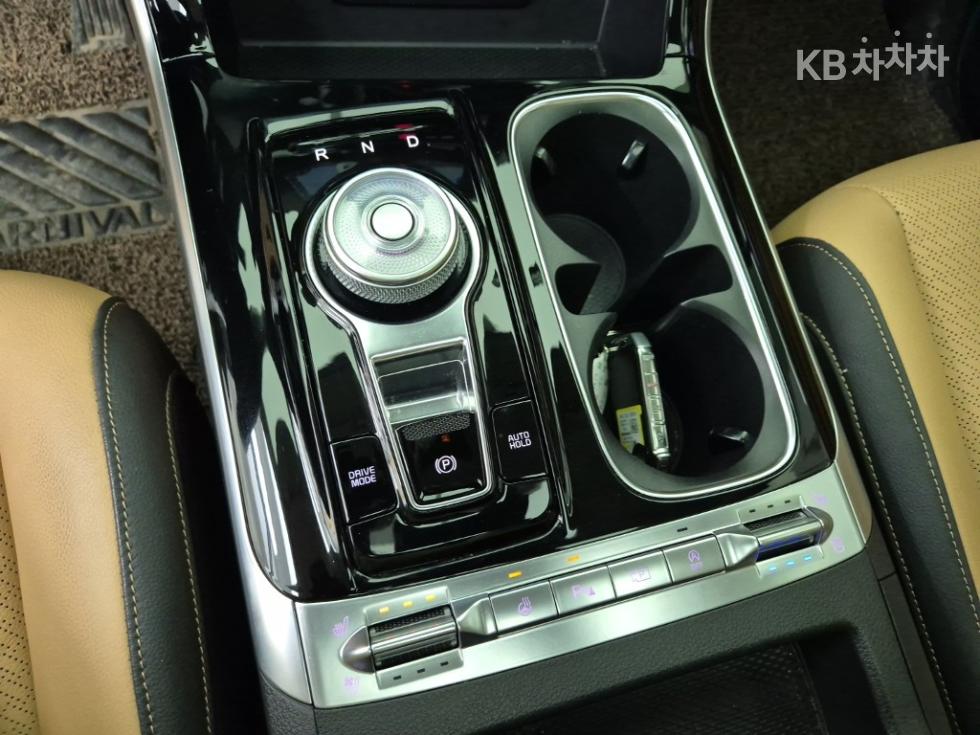 2023 - kia carnival